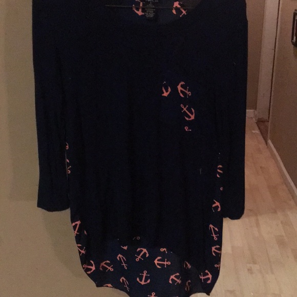 3/4 sleeve high/low shirt - Picture 1 of 4